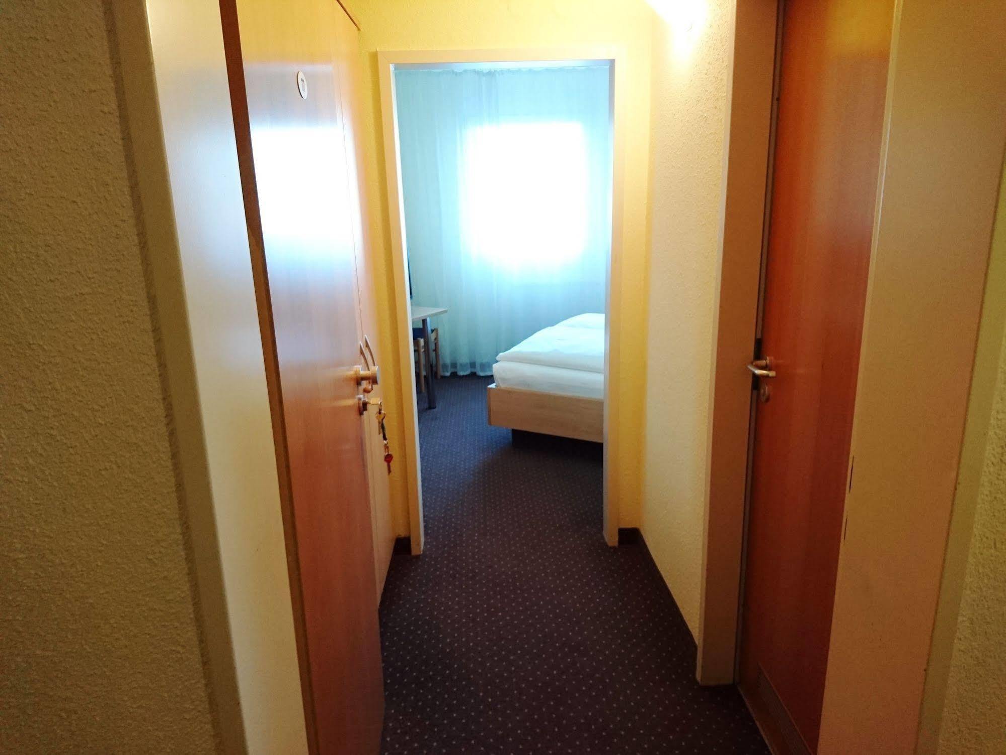 Central Hotel Winnenden Exterior photo